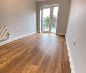 Canberra Road, London - Photo 4