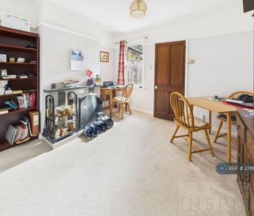 2 bedroom end of terrace house to rent - Photo 3