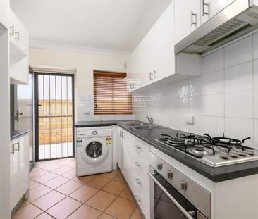 1/19 Ampthill Street, Highgate Hill QLD 4101 - Apartment For Rent |... - Photo 5