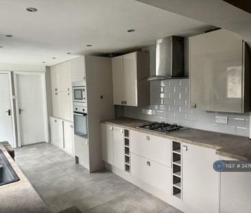 3 bedroom flat to rent - Photo 1