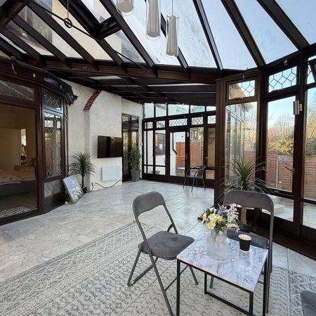 1 bedroom in a house share to rent - Photo 3