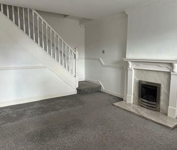 3 bedroom mews to rent - Photo 1