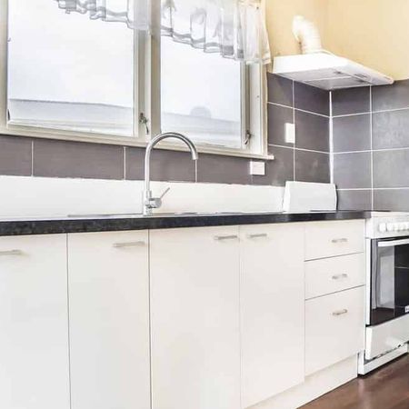 Mangere 3-Bedroom Home with Superb Location - Photo 3