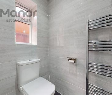 3 bedroom end of terrace house to rent - Photo 3