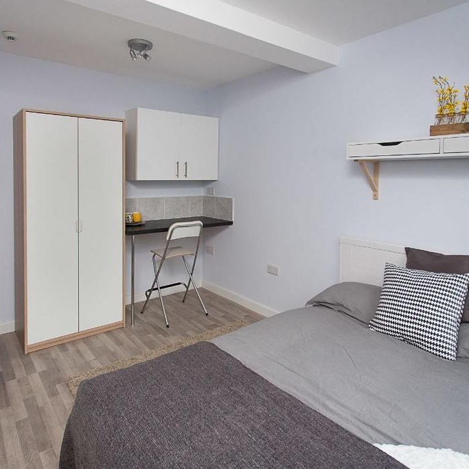 1 bedroom in a house share to rent - Photo 1