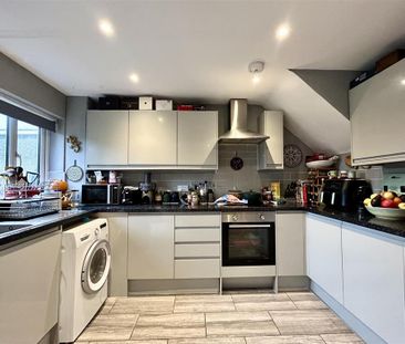 3 bedroom terraced house to rent - Photo 6