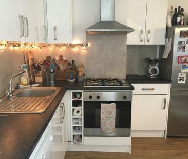 1 Bed Flat, Kingswood Road, SW2 - Photo 3