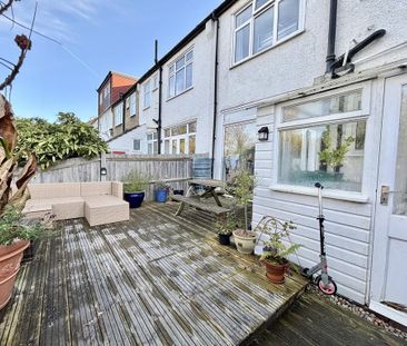 3 bedroom terraced house to rent - Photo 5