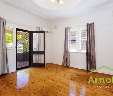 Classic 4 Bedroom Waratah cottage - Photo 2