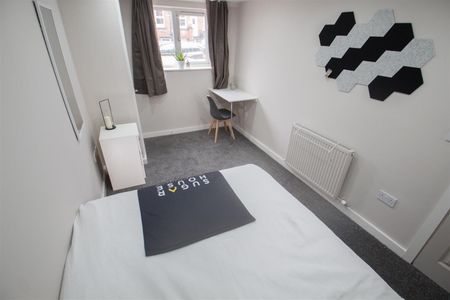 Royal Park Mount, Hyde Park, LS6 1HL, Leeds - Photo 5