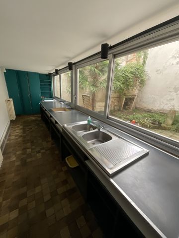 Location Maison 8 pièces 208m² BOURGES 18000 - Photo 3