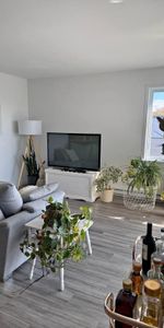 Superbe logement 3 1/2 + bureau à St-Nicolas, 1ier étage, climatisé, 2 STATIONNEMENTS EXTÉRIEURS INCLUS, LIBRE LE 1ier décembre 2025. - Photo 3