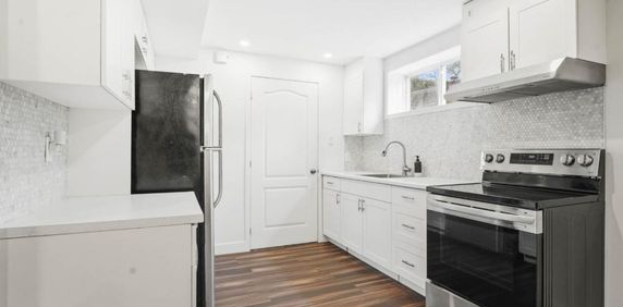 ⭐️ Bachelor 3 1/2 entièrement rénové tout compris meublé - Repentigny ⭐ - Photo 2