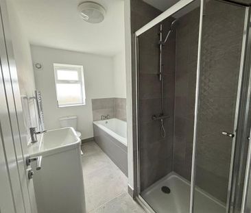 3 bedroom semi-detached house to rent - Photo 6