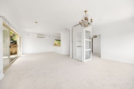 Renovated Home With Spectacular 180° Harbour & City Views - Photo 2