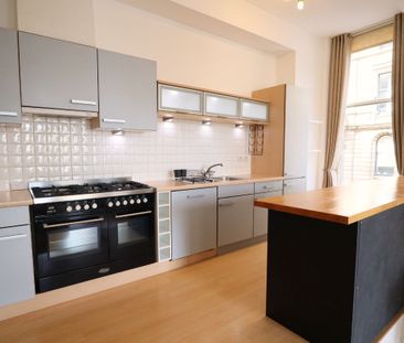 2 Bed, First Floor Flat - Photo 3