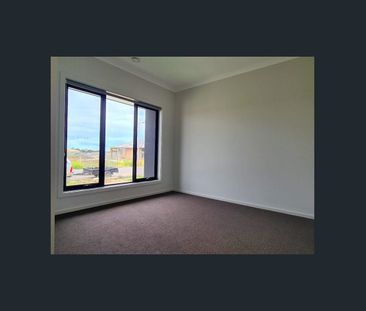 Modern Family Home in Lara VIC with 4 Bedrooms - Photo 5