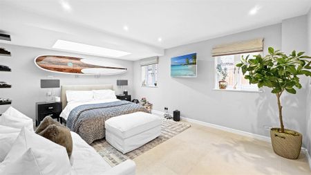 4 Bedroom House - Photo 5