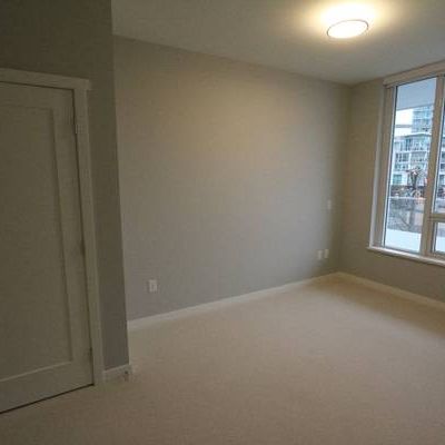 About this Condo in Lower Lonsdale, North Vancouver - Photo 3