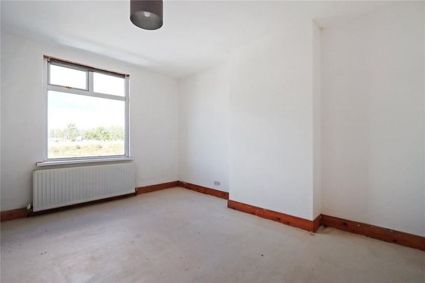 2 bedroom end of terrace house to rent - Photo 1