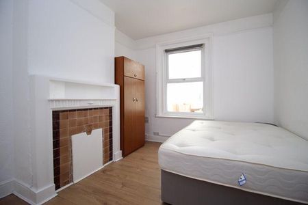 4 bedroom terraced house to rent - Photo 4