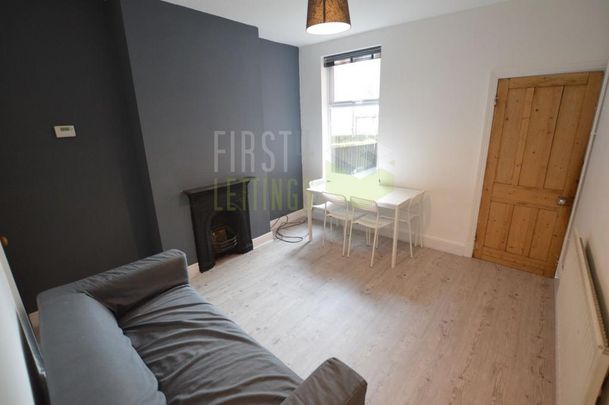 3 bedroom terraced house to rent - Photo 1