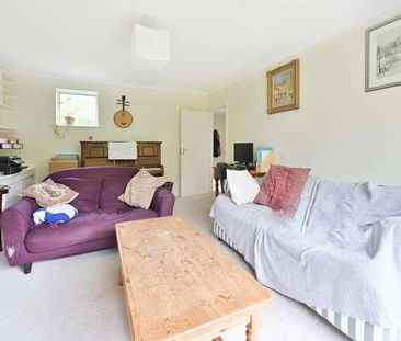 Merrow Chase, Merrow, GU1 - Photo 6