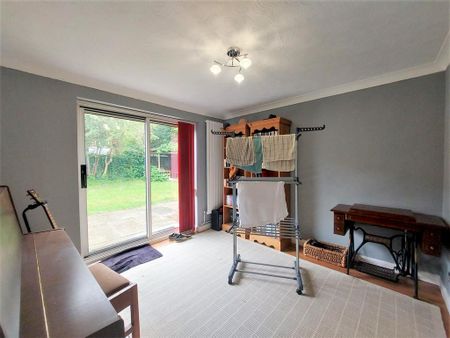 1 bedroom in a house share to rent - Photo 3