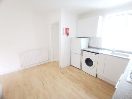 Studio Flat, Cumberland Road, RG1 - Photo 3