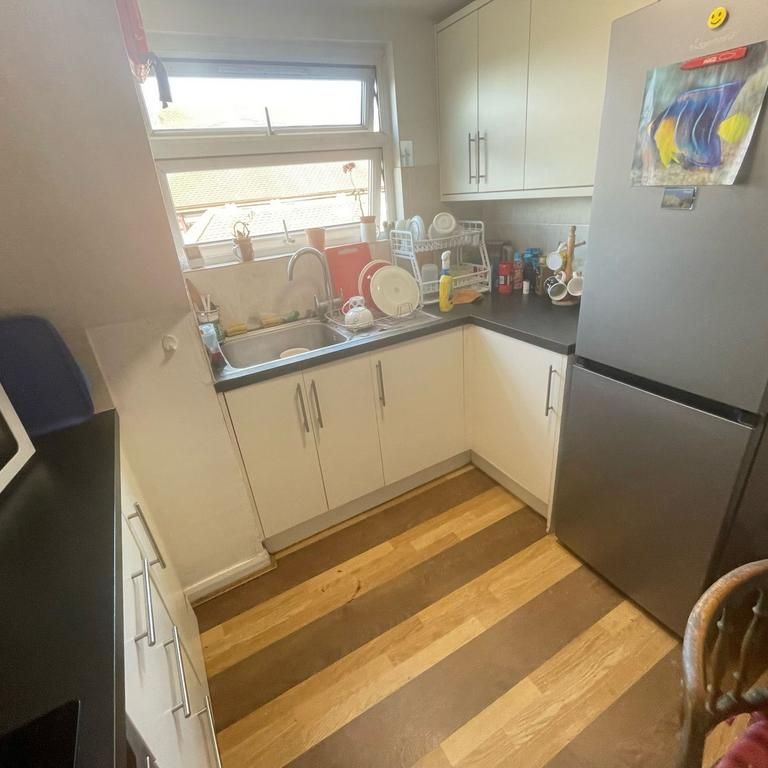 House share to rent - Photo 1