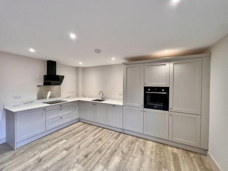 2 bedroom ground floor flat to rent - Photo 5