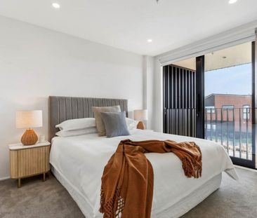 Fully furnished luxury living - Photo 3