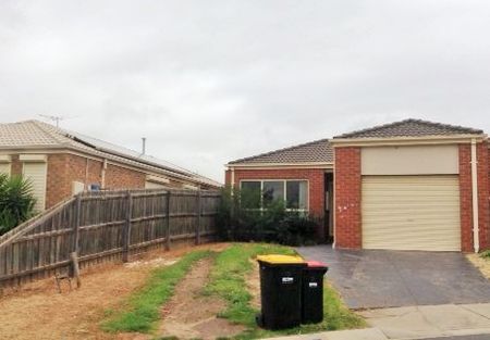 7 Oakbank Court, Melton West, VIC 3337 - Photo 3