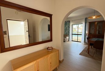 Excellent 1 bedroom flat with generous areas well located in Albufeira.