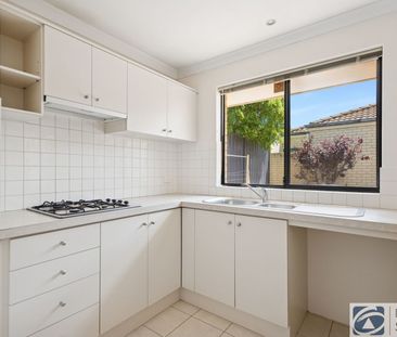 Immaculate Three-Bedroom Villa - Photo 2