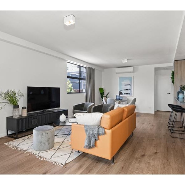 Bryden Street, Windsor - Photo 1