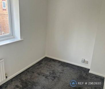 2 bedroom semi-detached house to rent - Photo 2