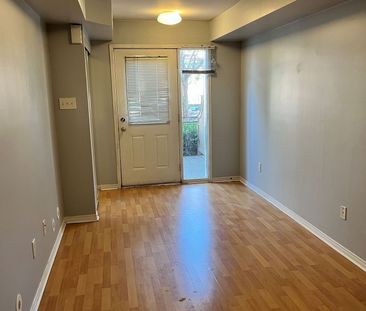 For Lease - 4975 southampton Drive, Mississauga, Ontario - Photo 2