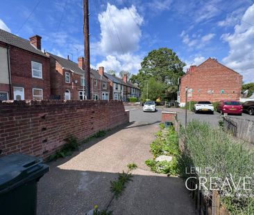3 bedroom end of terrace house to rent - Photo 4