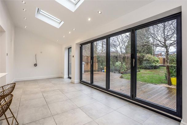 4 bedroom semi-detached house to rent - Photo 1