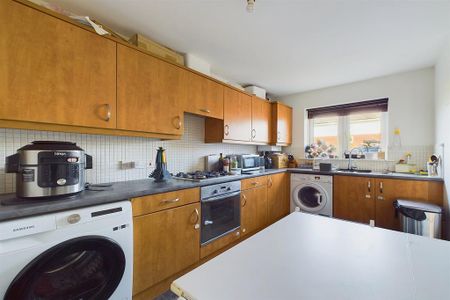 3 bedroom end of terrace house to rent - Photo 5