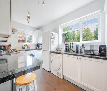 2 bedroom maisonette to rent - Photo 2