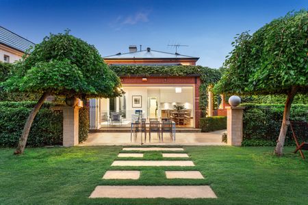 110 Harcourt Street, Hawthorn East VIC 3123 - House For Rent | Domain - Photo 2