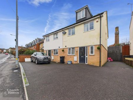 3 bedroom semi-detached house to rent - Photo 5