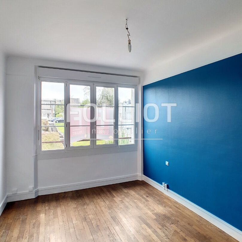 A LOUER - Proche centre ville de VIRE - Beau T2 de 61 m² - Photo 1
