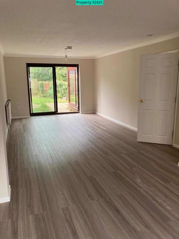 4 bedroom detached house to rent - Photo 2