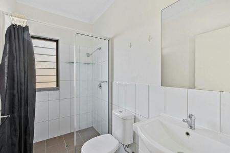 3-BEDROOM MODERN HOUSE IN BELLAMACK - Photo 3