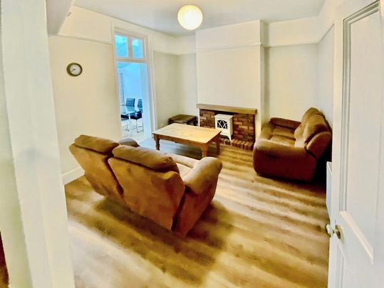 3 bedroom terraced house to rent - Photo 1