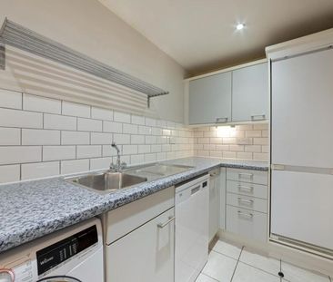 Room in a Shared Flat, Barrier Point Road, E16 - Photo 3