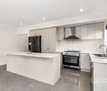 Perfect Family Home! - Photo 2